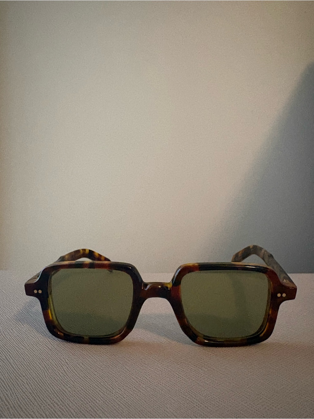 Tortoiseshell Square Frame Sunglasses - Semi-Transparent Lenses